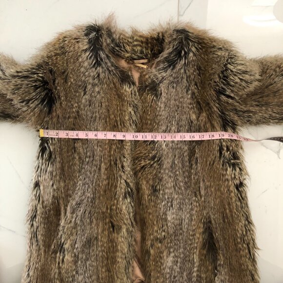 Trina Turk Women’s Faux Fur Coat Size M Medium Outdoor Winter Being Tan Brown - Picture 3 of 11